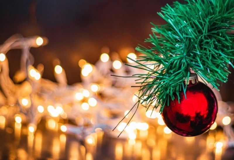 90. A Comprehensive Guide to Choosing the Right Artificial Christmas Tree for Your Home