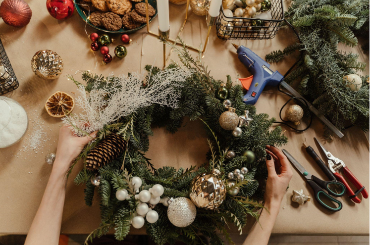 Artificial Christmas Wreaths: The Perfect Gift for Spreading Holiday Cheer